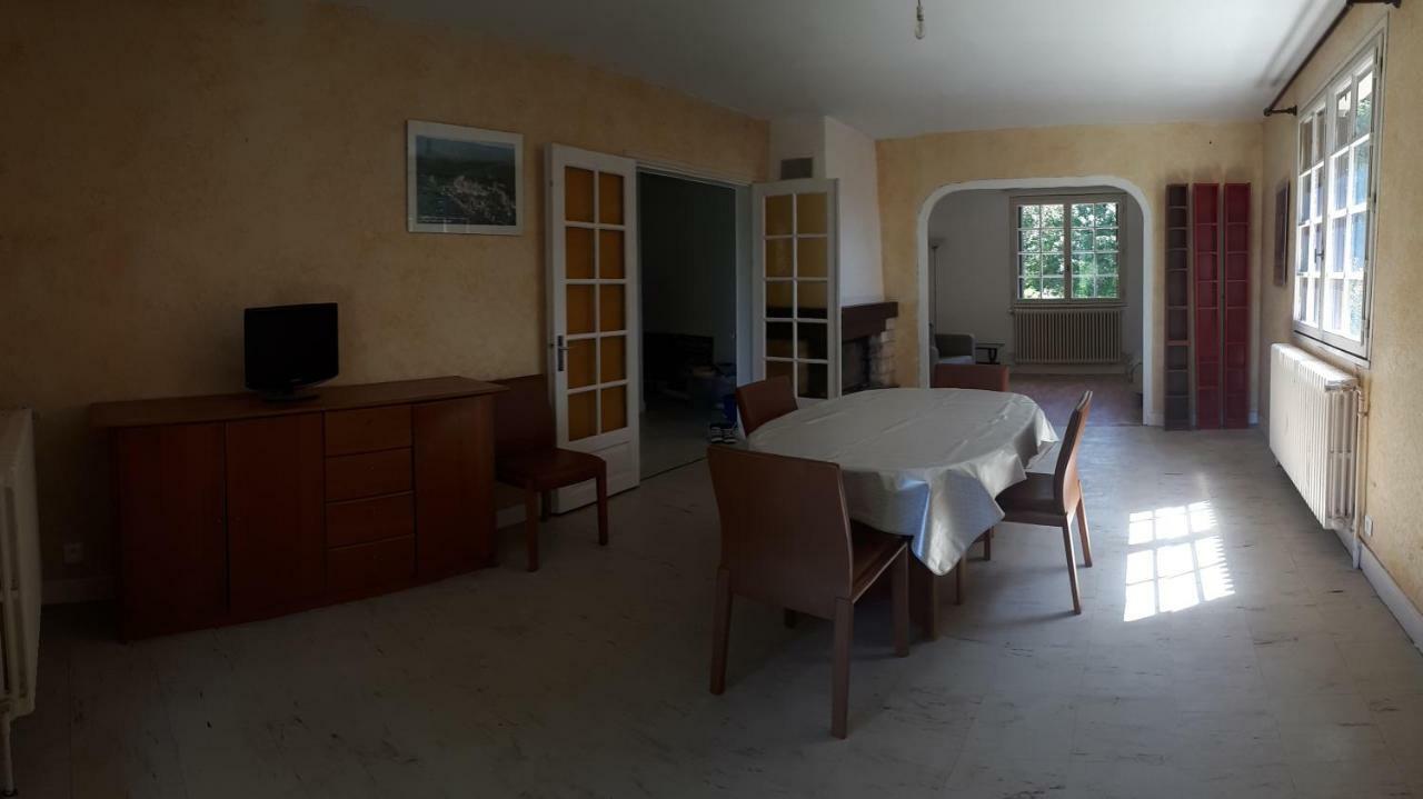 Location De Vacances A Gourdon En Bouriane Exterior foto
